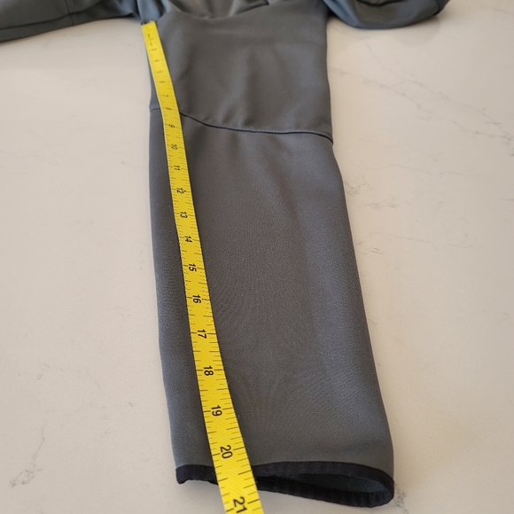 Under Armour Hooded Lightweight Jacket Men's Size M - Picture 11 of 15